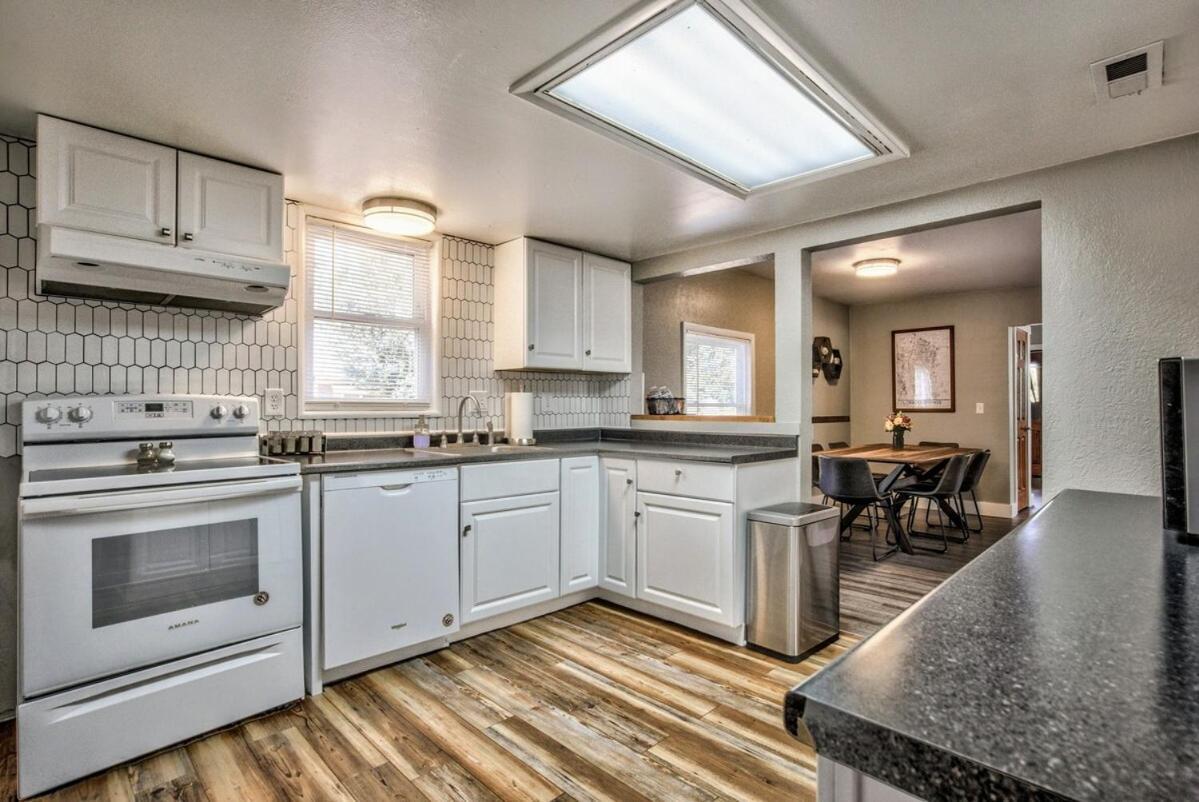 Villa The Vibrant Victorian Hot Tub & Fire Pit In Occ Colorado Springs Esterno foto